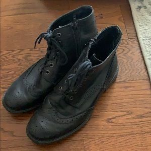 Steve Madden black short boots